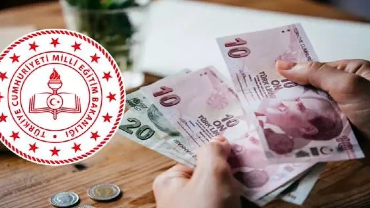 Öğretmenlerin ek ders ücretlerine zam geliyor! Detaylar ve eleştiriler…