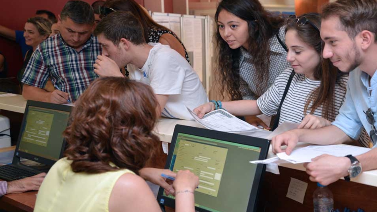 Beklenen duyuru geldi: Üniversite kayıt tarihleri belli oldu!