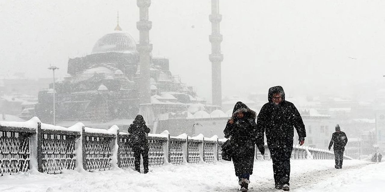 Pazartesi günü İstanbul'da okullar tatil mi?