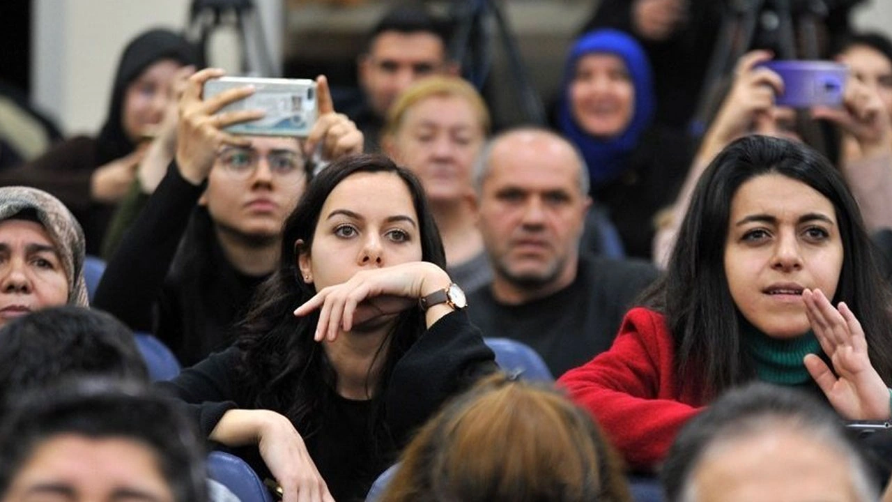 Heyecanla beklenen haber geldi: Öğretmen atama başvuruları ne zaman?